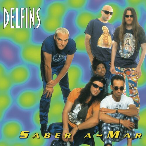 Capa de Através Da Multidao